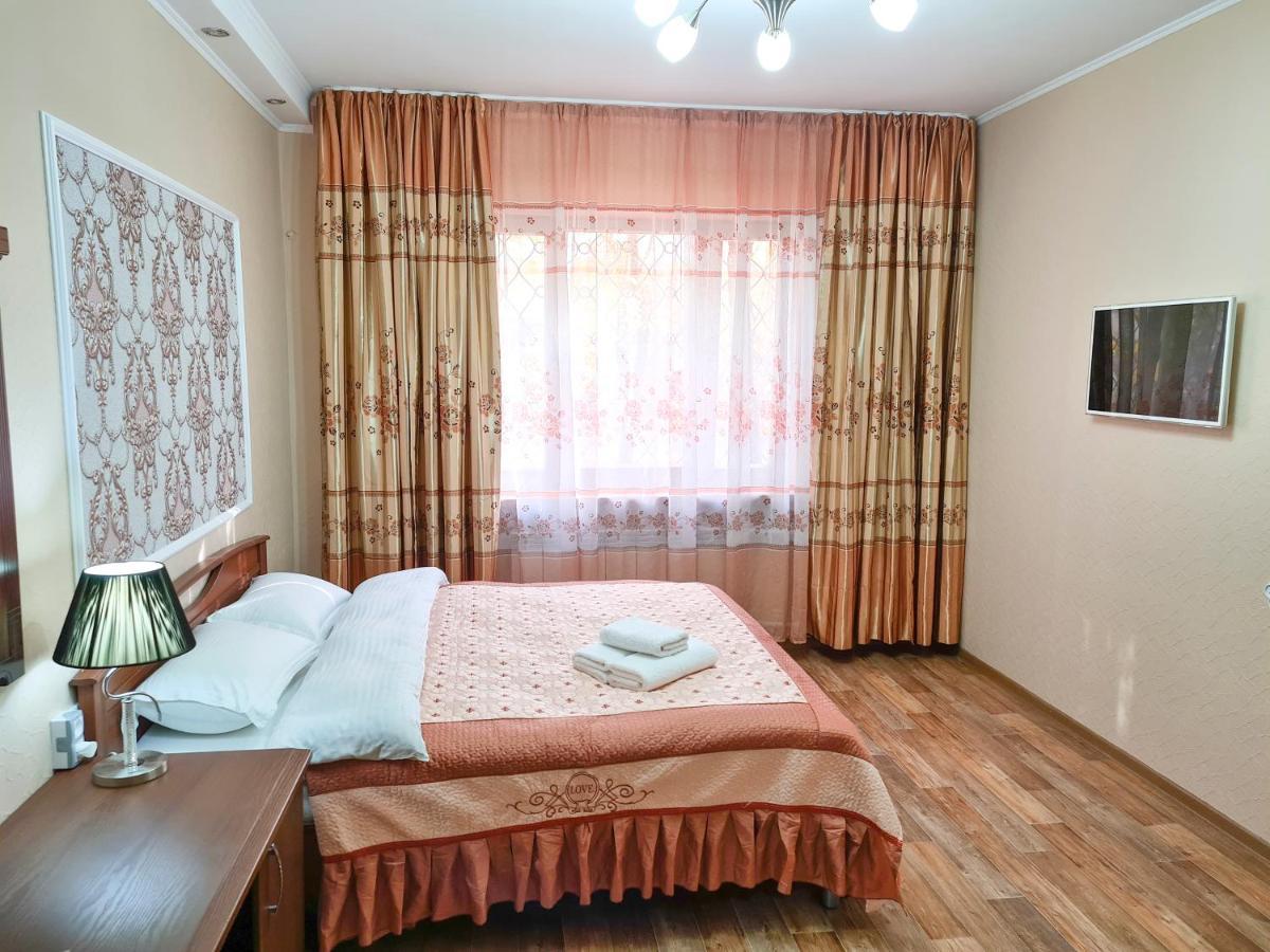 Апартаменты На Улице Розыбакиева, 103 Almatý Exterior foto